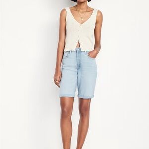 Old Navy High-Waisted Wow Jean Shorts 9-inch inseam (Size 4)